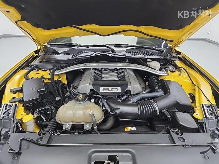 Ford Mustang Convertible Premium 6