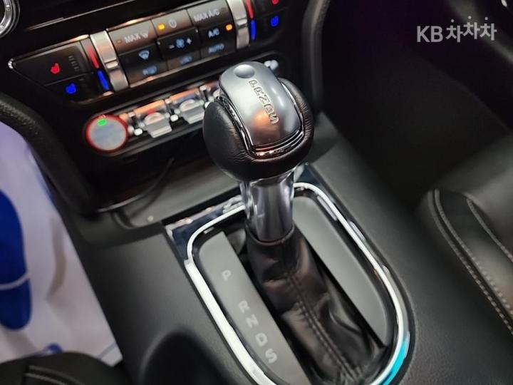 Ford Mustang Convertible Premium 9