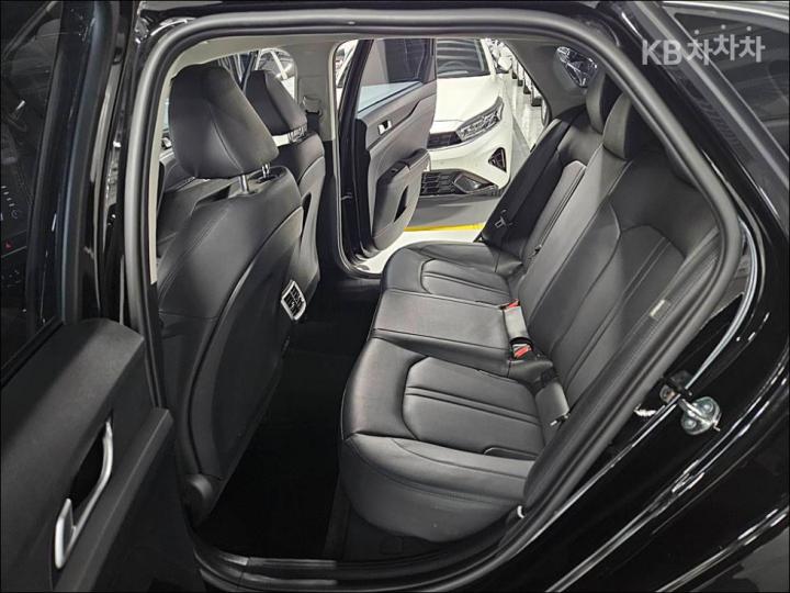 Kia K5 2.0 LPI Standard 8