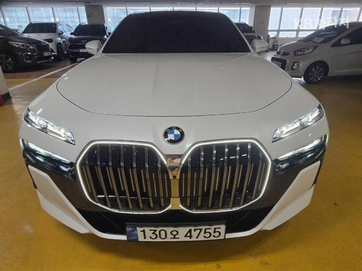 BMW 7er 740i xDrive — foto 1