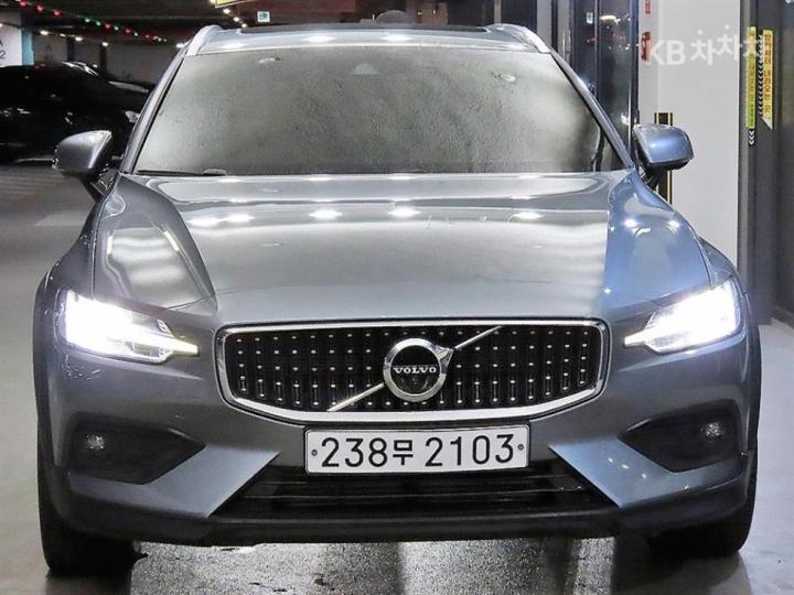 Volvo V60 CC T5 AWD Pro 3