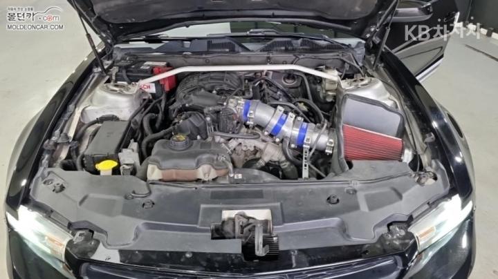 Ford Mustang Coupe 9