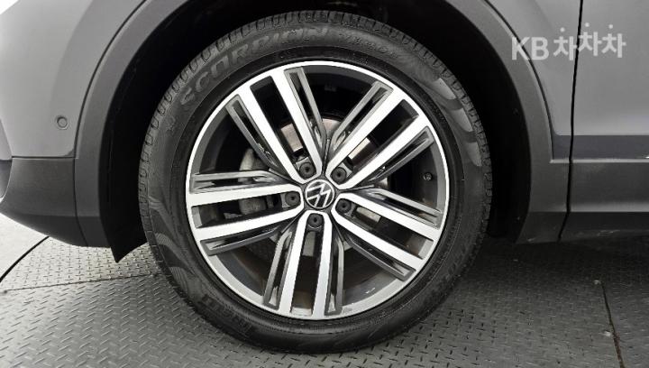 Volkswagen Tiguan 2.0 TDI Prestige 9