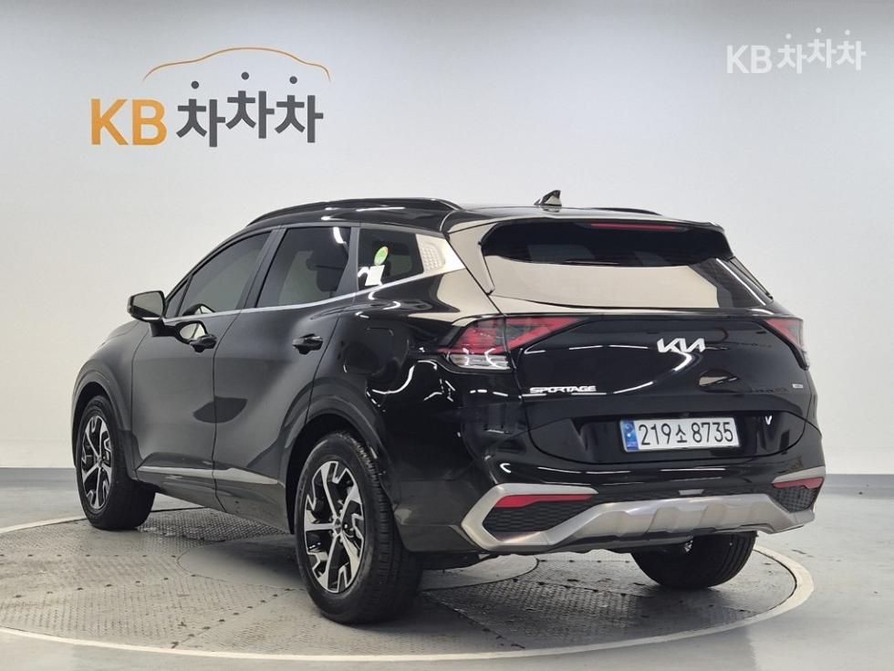 2022 - kia sportage
