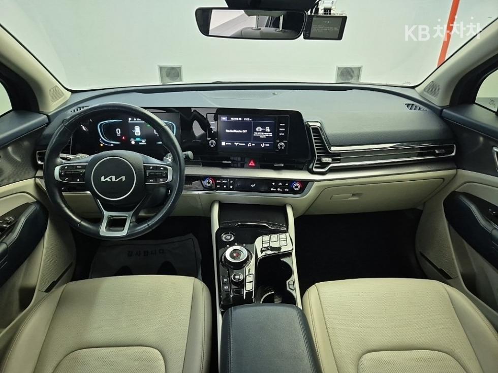 2022 - kia sportage