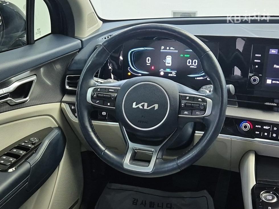 2022 - kia sportage