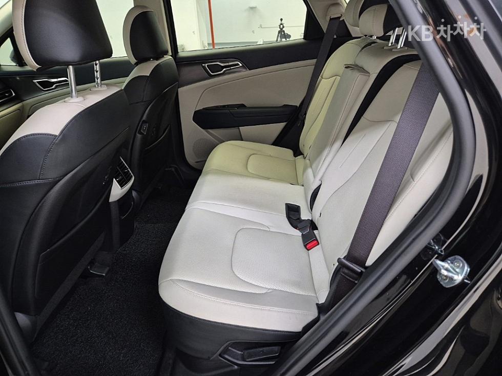 2022 - kia sportage