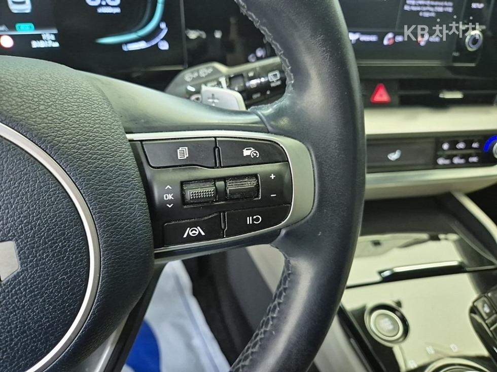 2022 - kia sportage