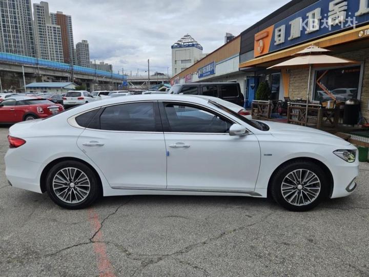 Hyundai Grandeur IG Hybrid Exclusive Base Type 5