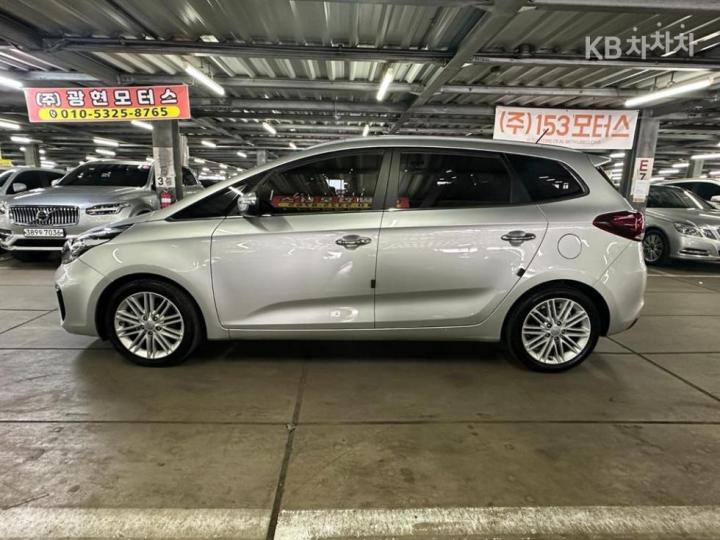 Kia Carens 2.0 LPI Prestige 4