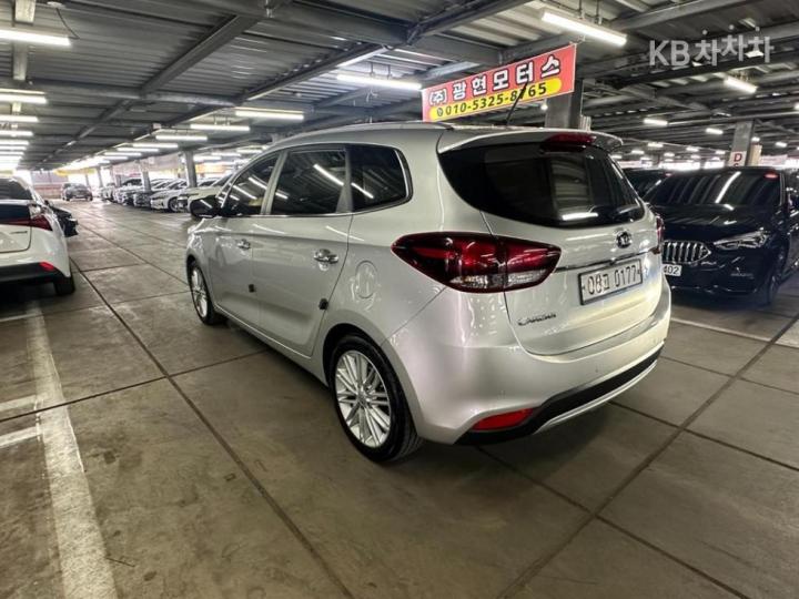 Kia Carens 2.0 LPI Prestige 5