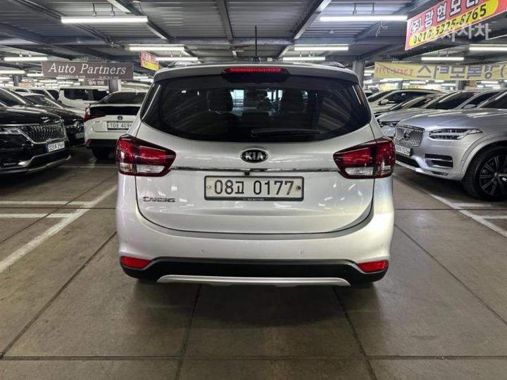 Kia Carens 2.0 LPI Prestige 6