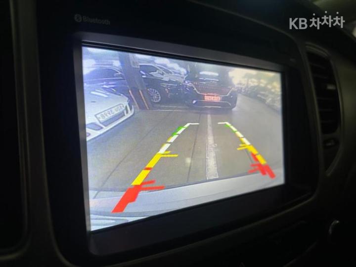 Kia Carens 2.0 LPI Prestige 9