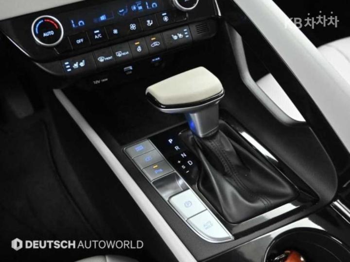 Hyundai Avante CN7 1.6 Gasoline Inspiration 10