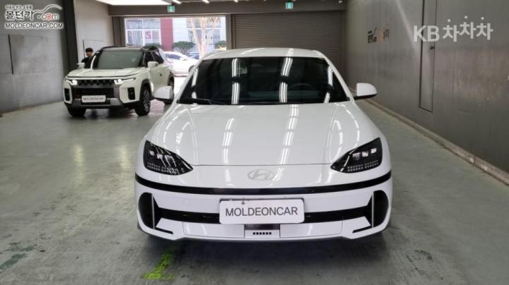 Hyundai IONIQ 6 CE Long Range Exclusive 4