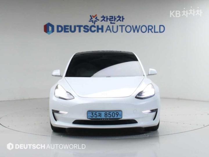 Tesla Model 3 Long Range 4