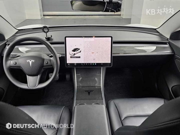 Tesla Model 3 Long Range 8