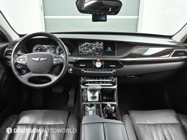 Genesis EQ900 3.8 GDI AWD Luxury 8