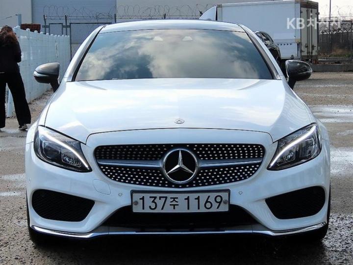 Mercedes-Benz C-Class C200 Coupe