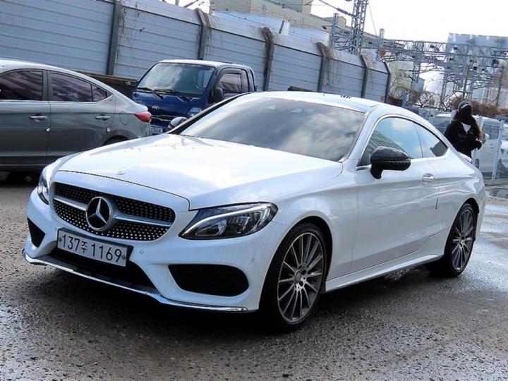 Mercedes-Benz C-Class C200 Coupe 3