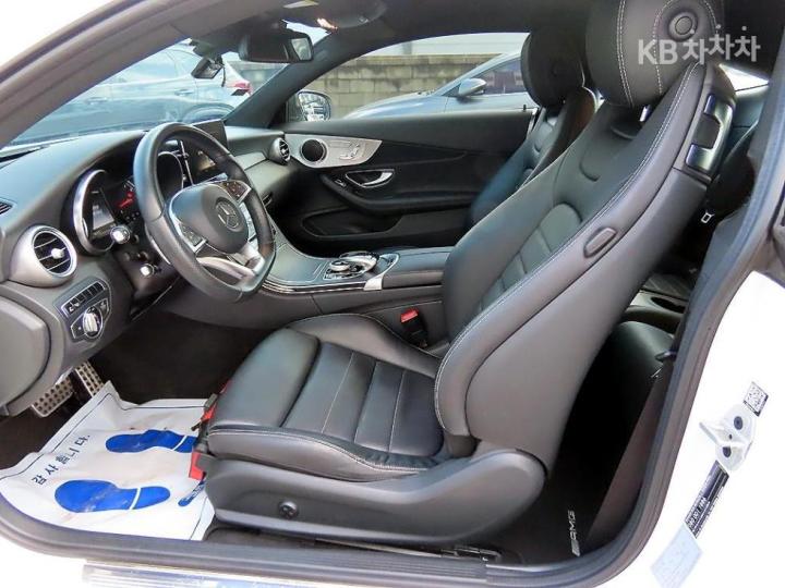 Mercedes-Benz C-Class C200 Coupe 6