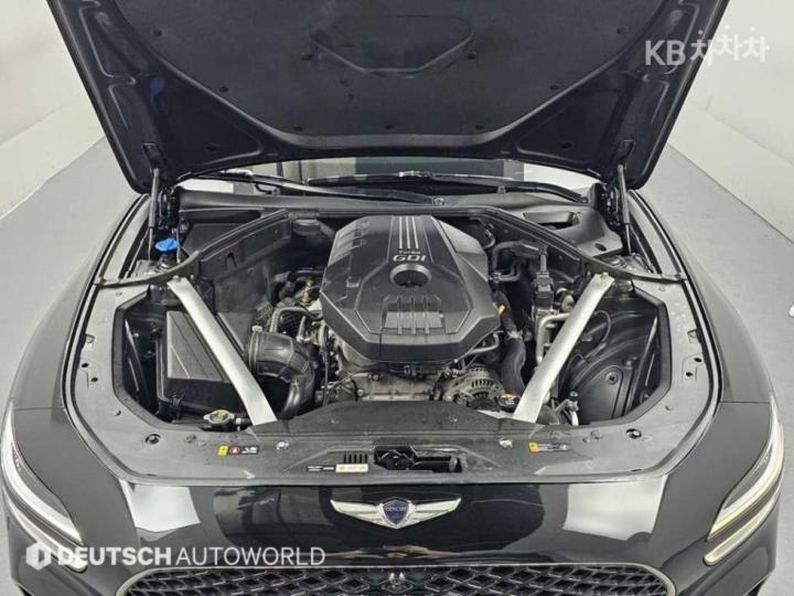 Genesis G70 2.0T Sport Package 7