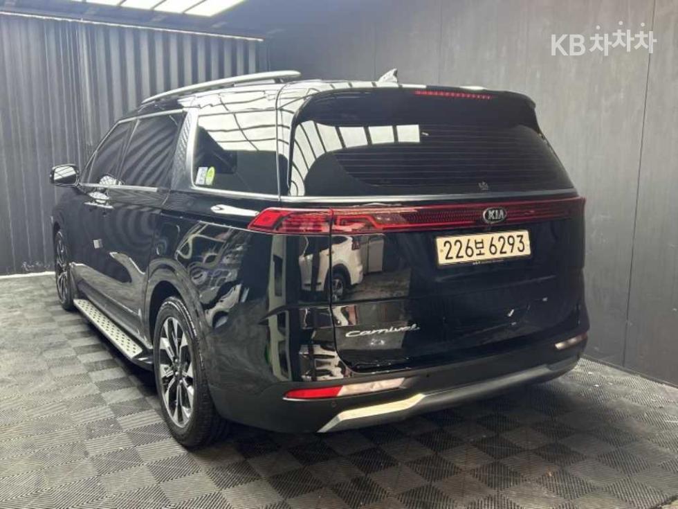 2021 - kia carnival