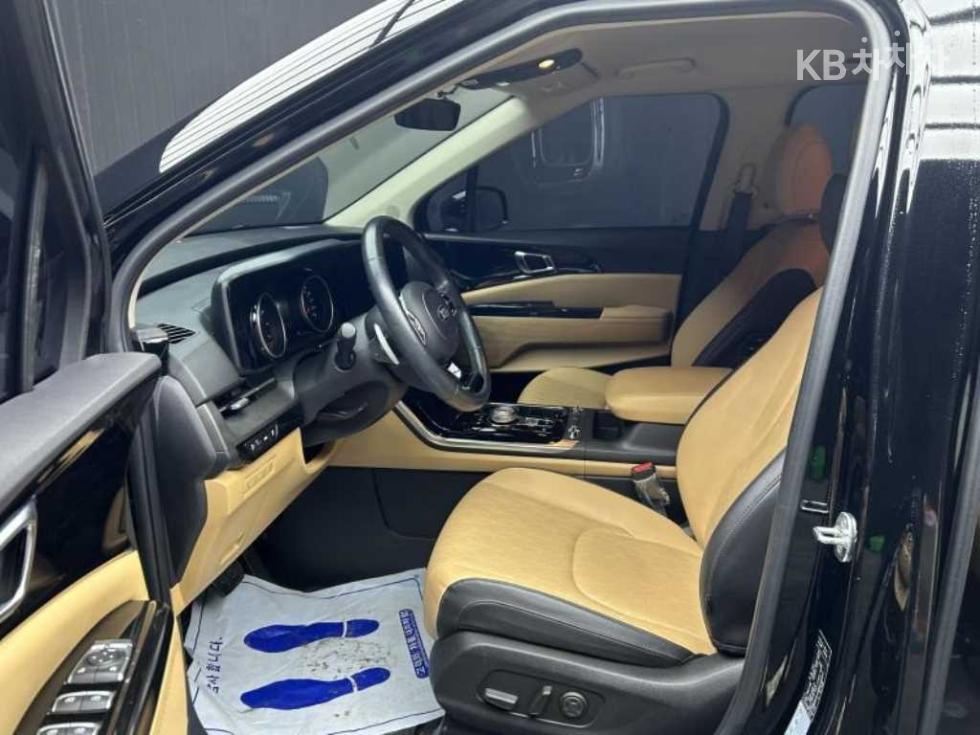 2021 - kia carnival