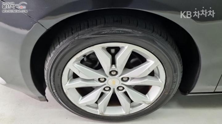 Chevrolet Impala 2.5 LT 7