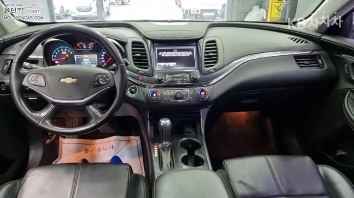 Chevrolet Impala 2.5 LT 8