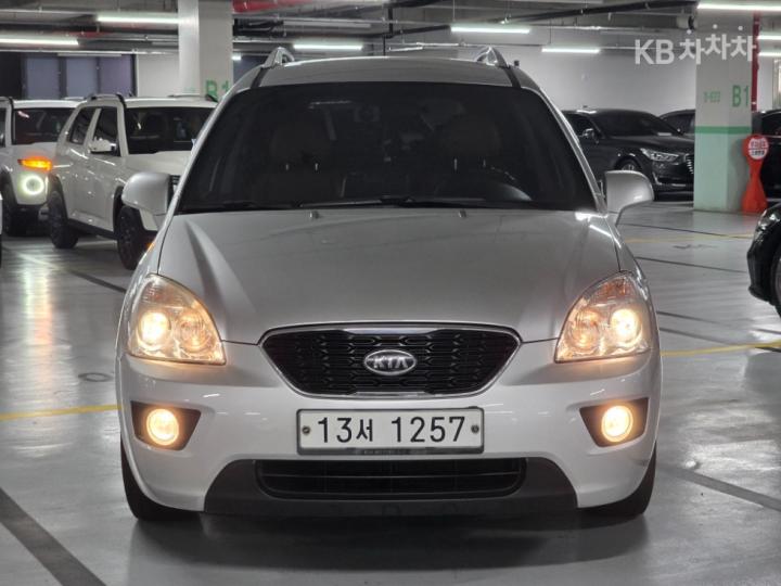 Kia Carens New 2.0 LPI GX Top Model