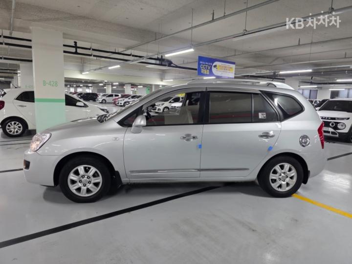 Kia Carens New 2.0 LPI GX Top Model 3