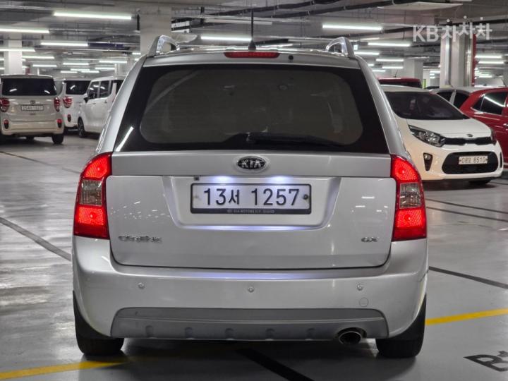 Kia Carens New 2.0 LPI GX Top Model 5