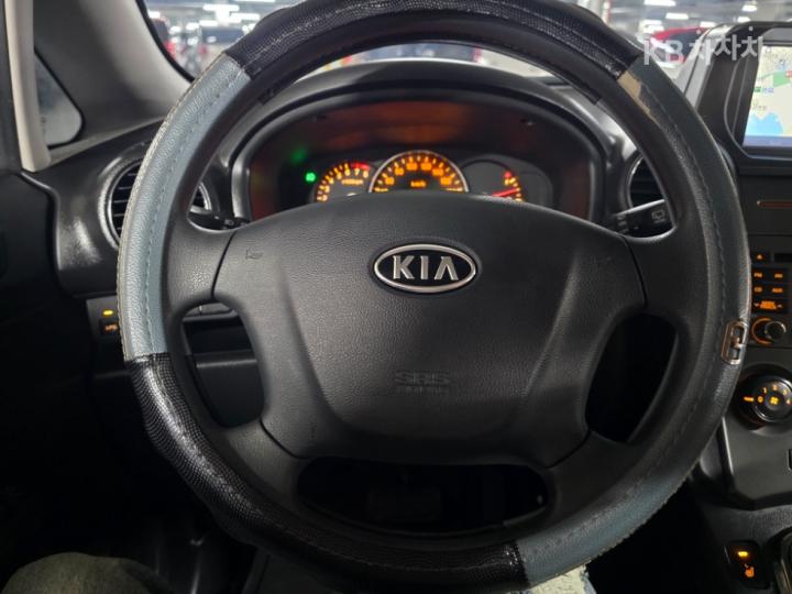 Kia Carens New 2.0 LPI GX Top Model 7