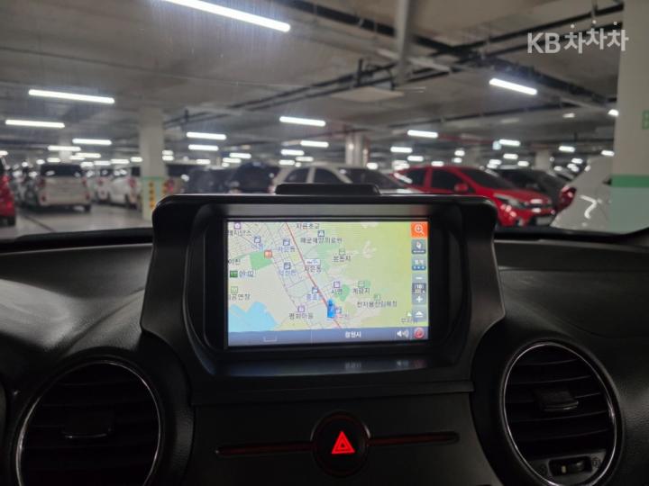 Kia Carens New 2.0 LPI GX Top Model 9