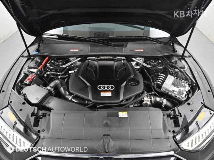 Audi A7 4K8 55 TFSI Quattro Premium 7