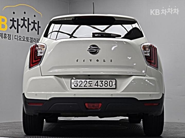 KG Mobility (Ssangyong) Tivoli Gasoline V3 2WD Base Type 5