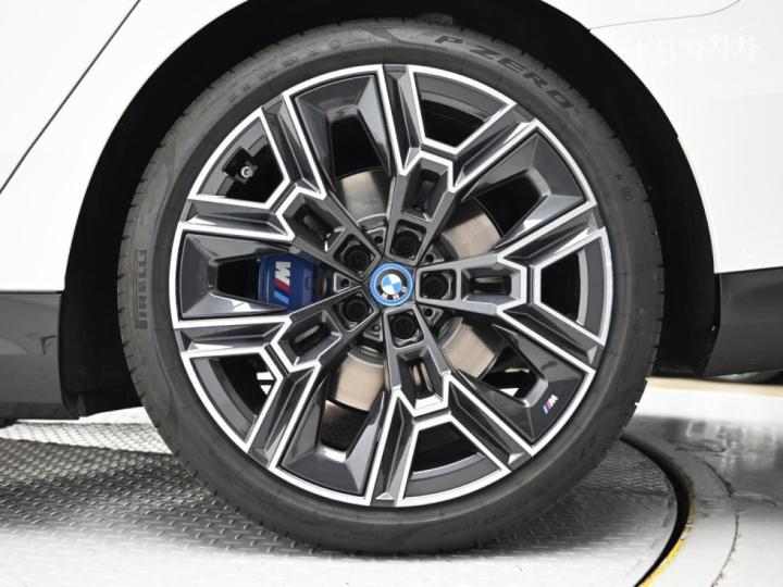 BMW 5 Series New G60 530e M Sport 6