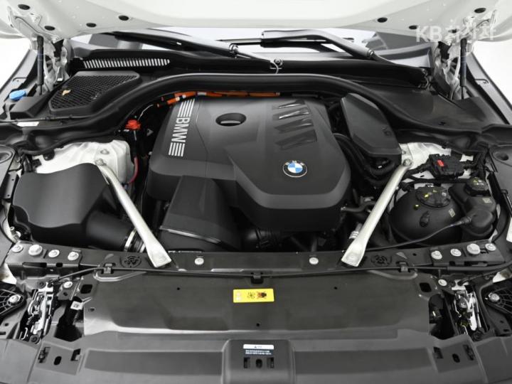 BMW 5 Series New G60 530e M Sport 7