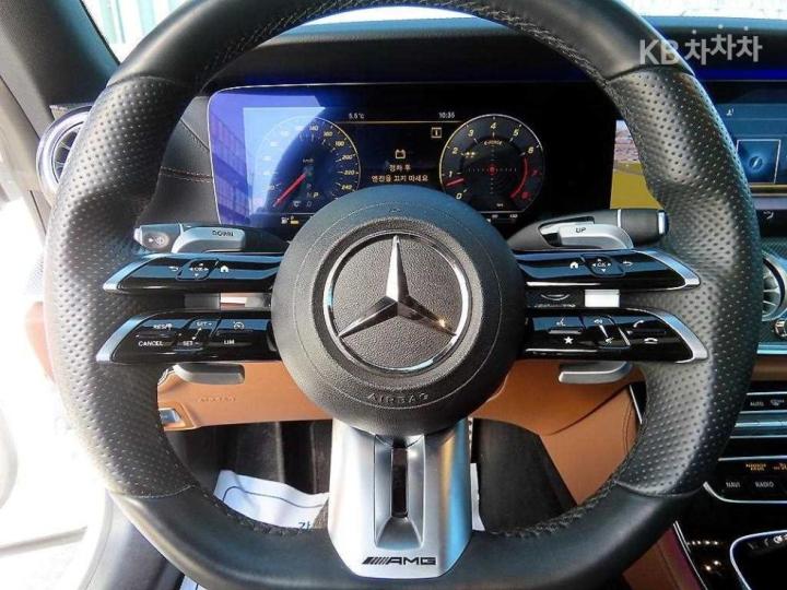 Mercedes-Benz E-Class W213 E400 4MATIC COUPE 2