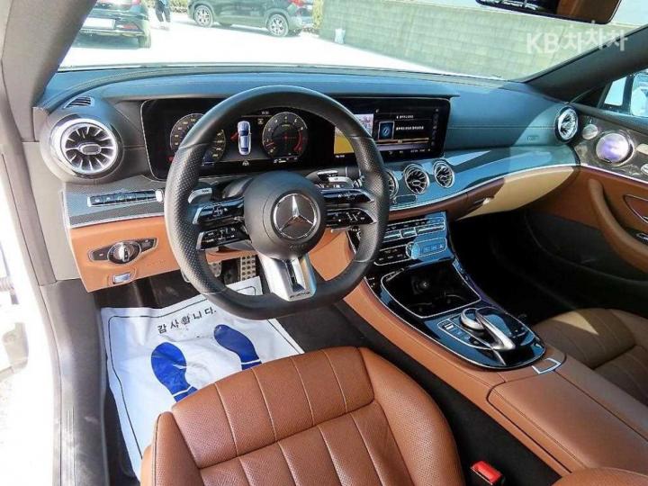 Mercedes-Benz E-Class W213 E400 4MATIC COUPE 9