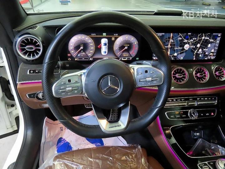 Mercedes-Benz E-Class W213 E450 4MATIC Coupe Base Type 9