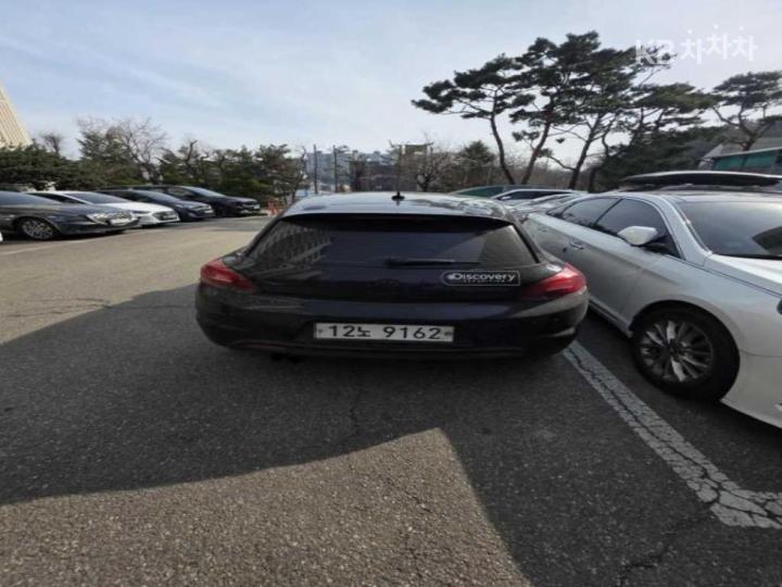 Volkswagen Scirocco 2.0 TDI R-line 2