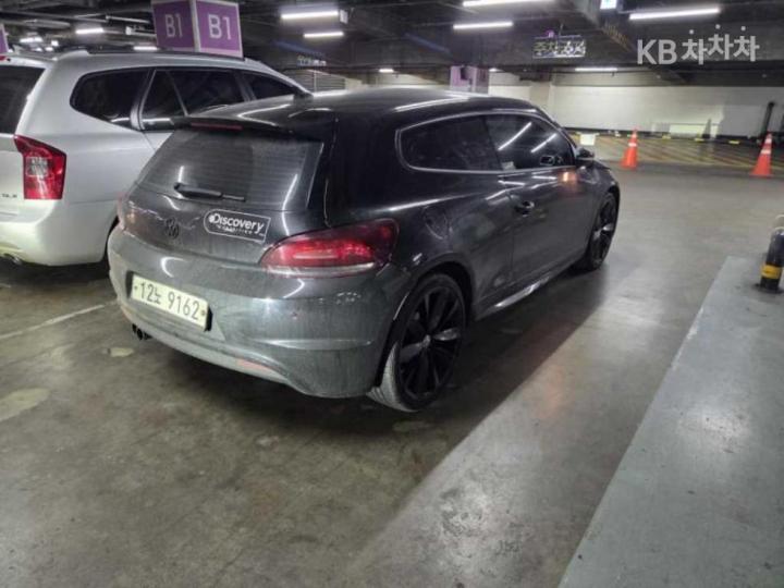 Volkswagen Scirocco 2.0 TDI R-line 4