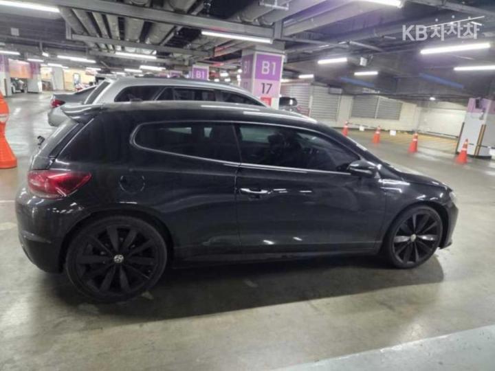 Volkswagen Scirocco 2.0 TDI R-line 6