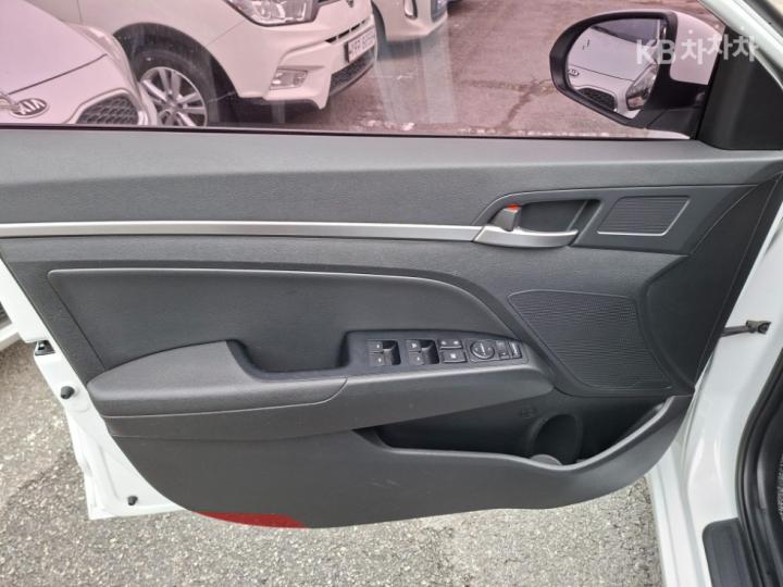 Hyundai Avante AD Smartstream G1.6 Smart 8