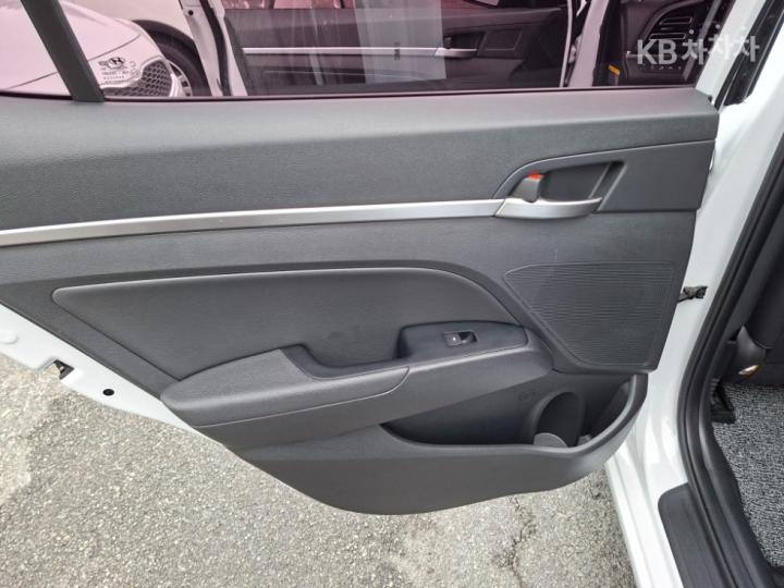 Hyundai Avante AD Smartstream G1.6 Smart 10