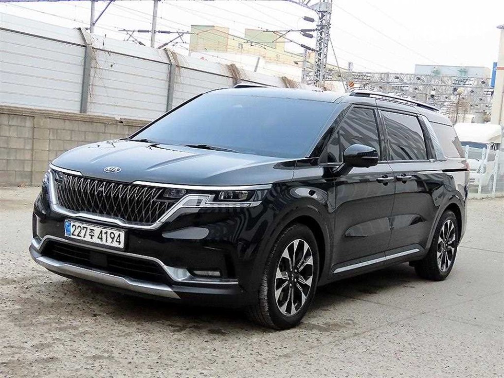 2021 - kia carnival