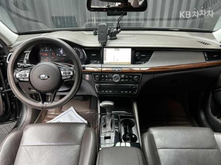 Kia K7 2.2 Diesel Prestige 8