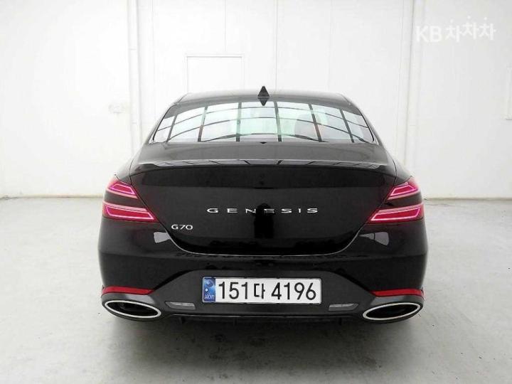 Genesis G70 3.3T Sport Package 4